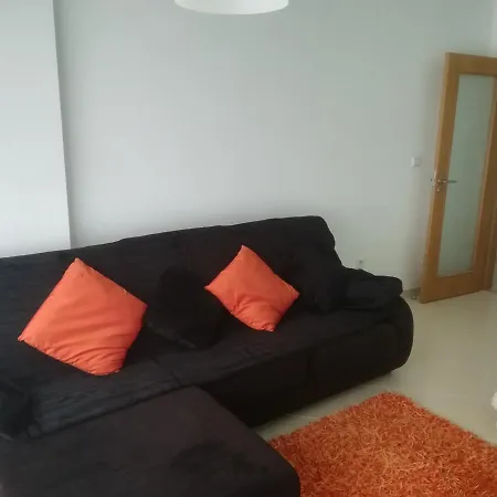 R. Jose Pedro - 2 Apartament *