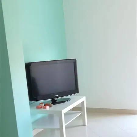 Apartament R. Jose Pedro - 2 *